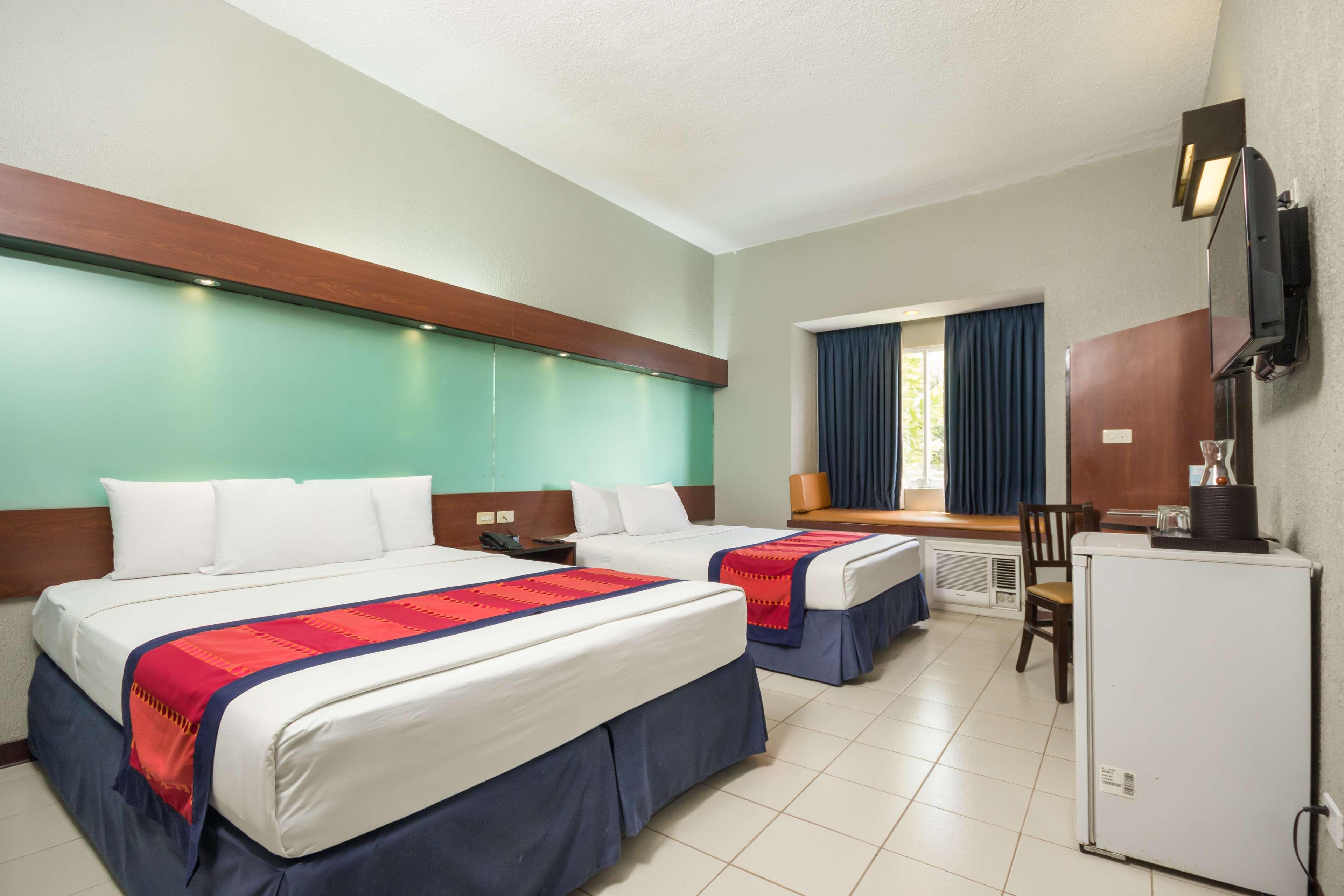 Microtel By Wyndham Eagle Ridge General Trias  Extérieur photo