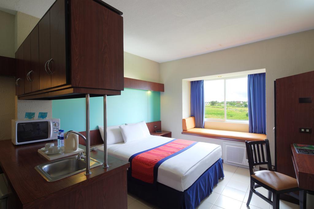 Microtel By Wyndham Eagle Ridge General Trias  Extérieur photo