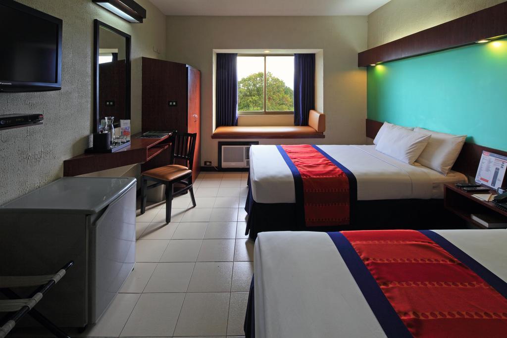 Microtel By Wyndham Eagle Ridge General Trias  Extérieur photo