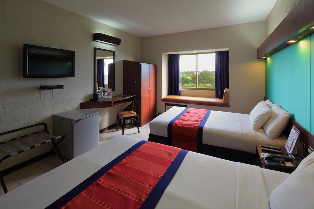 Microtel By Wyndham Eagle Ridge General Trias  Extérieur photo