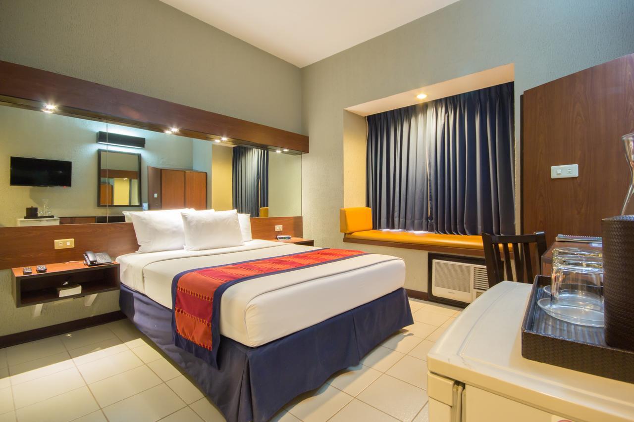 Microtel By Wyndham Eagle Ridge General Trias  Extérieur photo