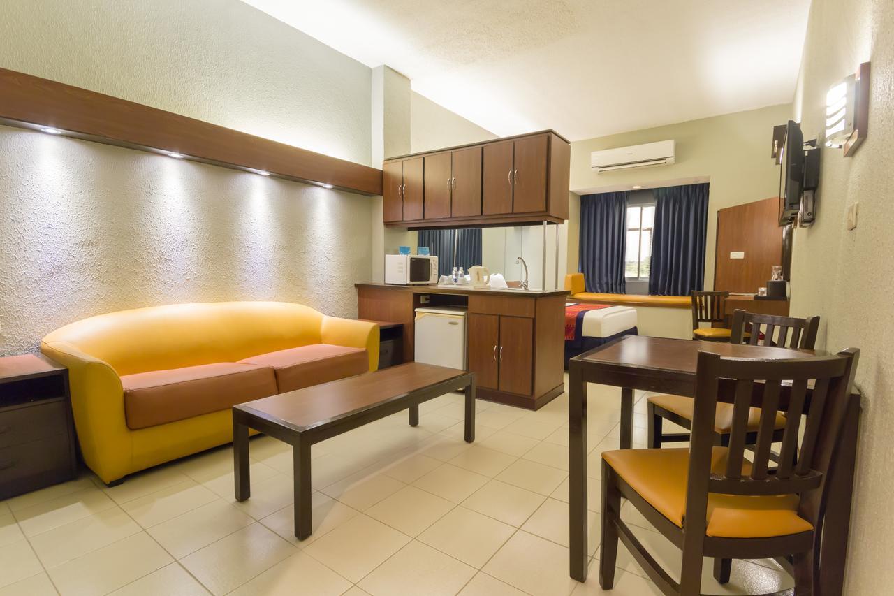 Microtel By Wyndham Eagle Ridge General Trias  Extérieur photo