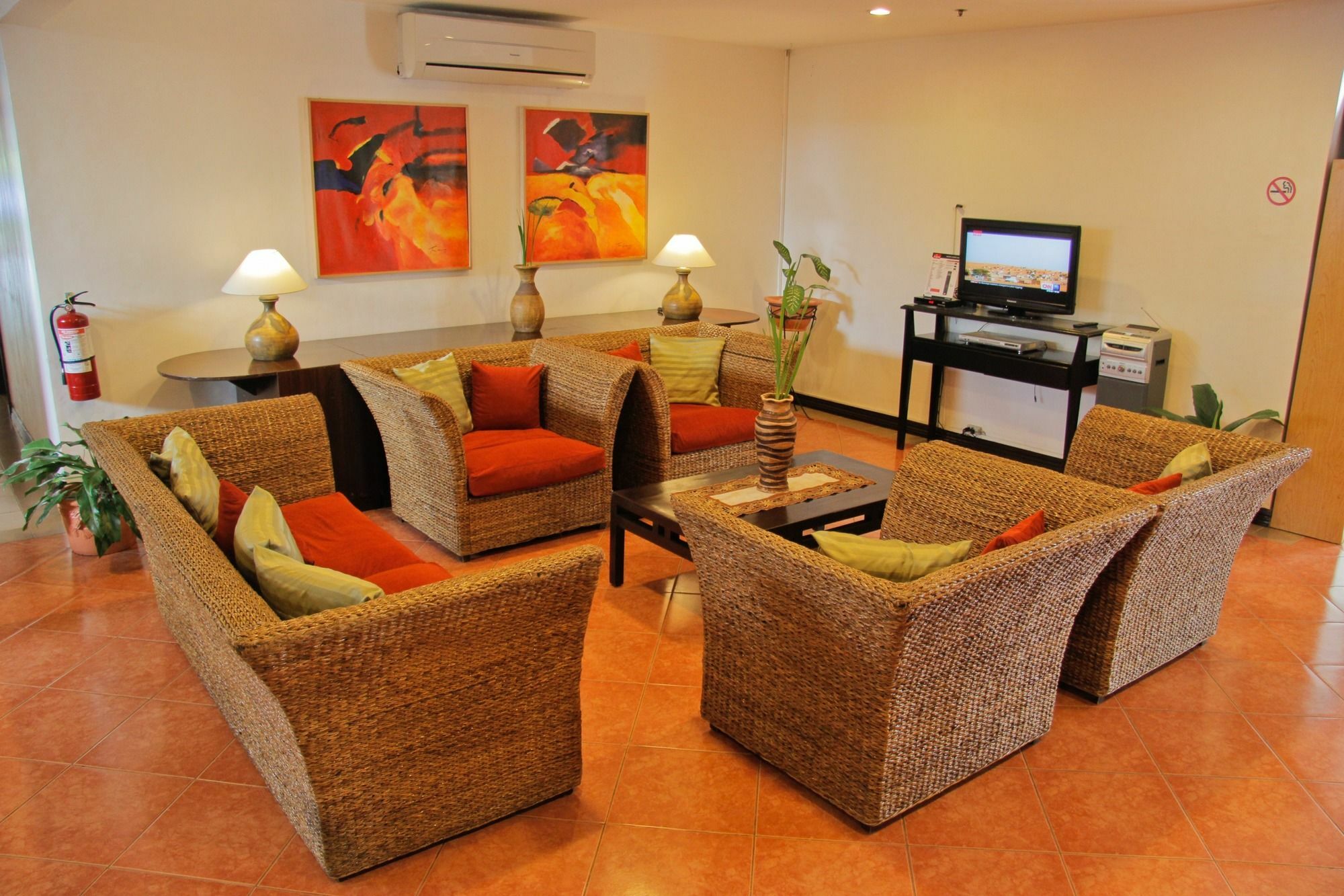 Microtel By Wyndham Eagle Ridge General Trias  Extérieur photo