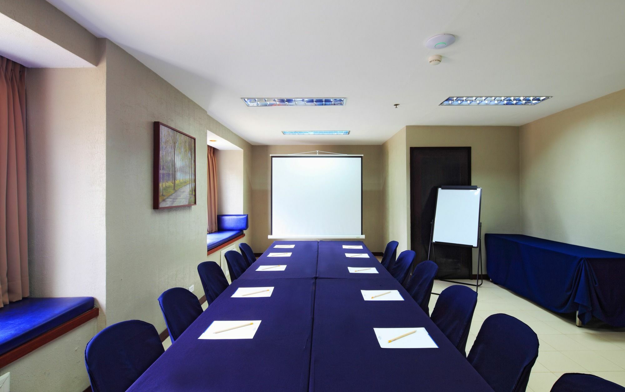 Microtel By Wyndham Eagle Ridge General Trias  Extérieur photo
